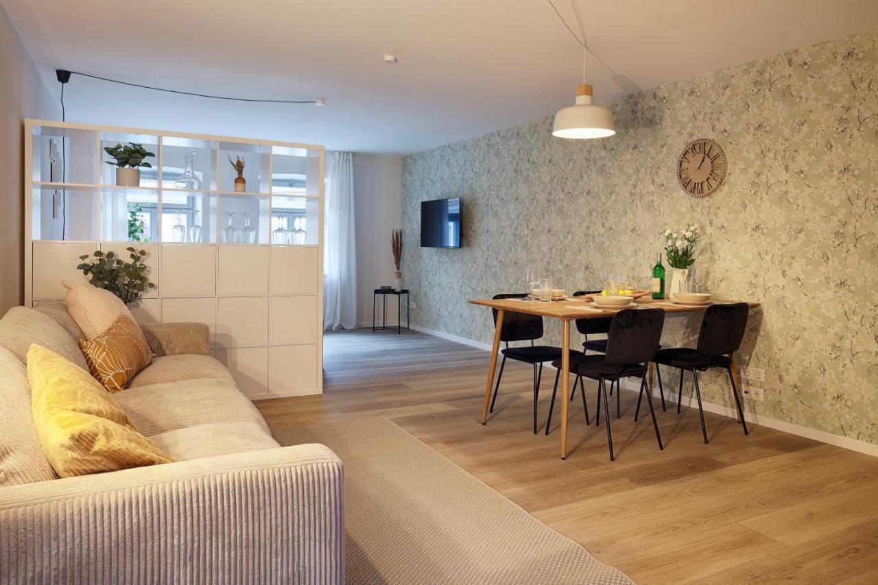 Homie Stay Julius Apartments - อิปโฮเฟิน ภายนอก รูปภาพ